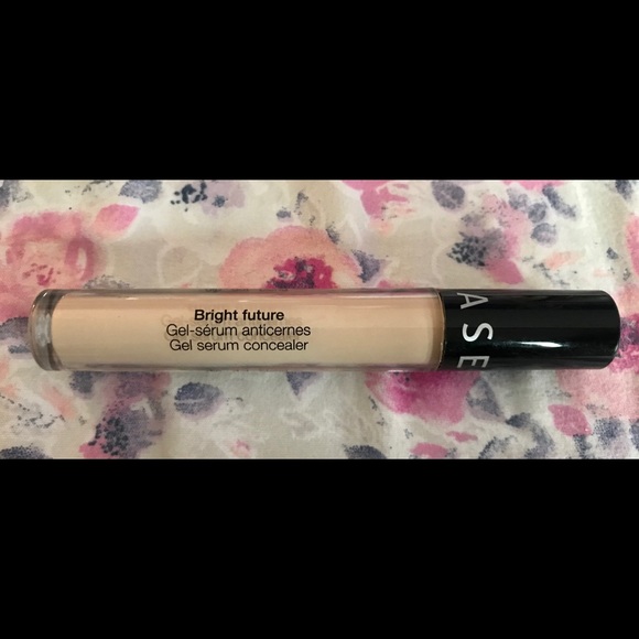 Gel Serum Concealer in Rare Disc. Color Palmier